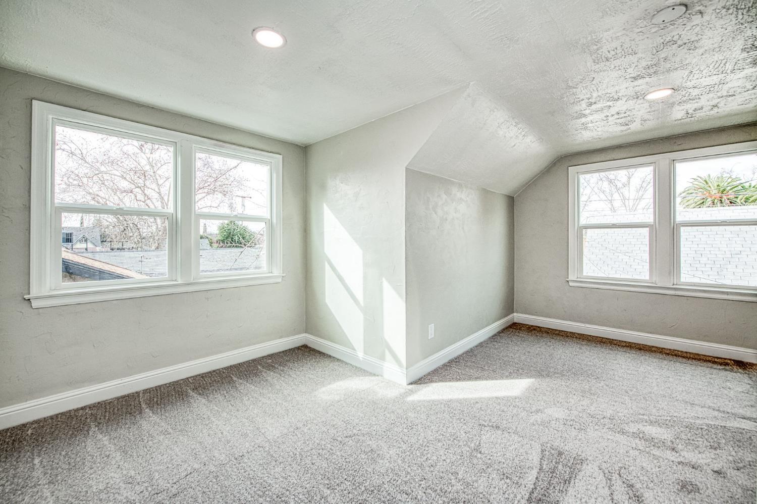 4345 E Iowa Ave, Fresno, CA 93702