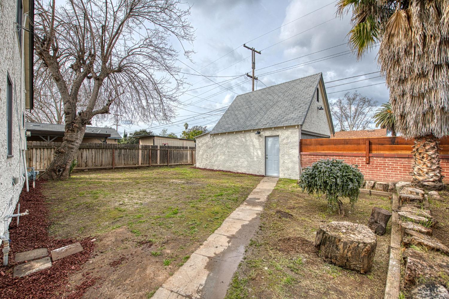 4345 E Iowa Ave, Fresno, CA 93702