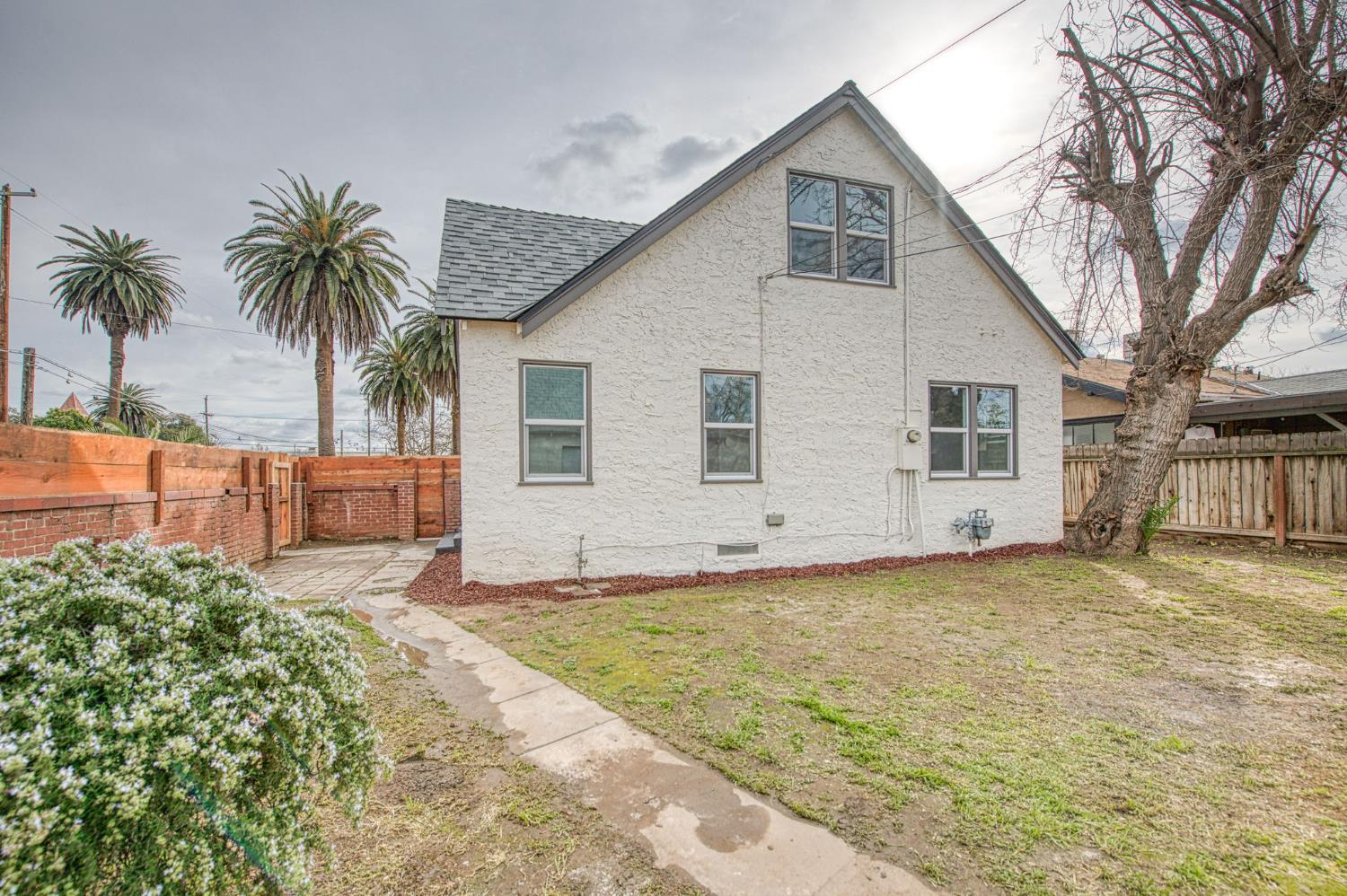 4345 E Iowa Ave, Fresno, CA 93702