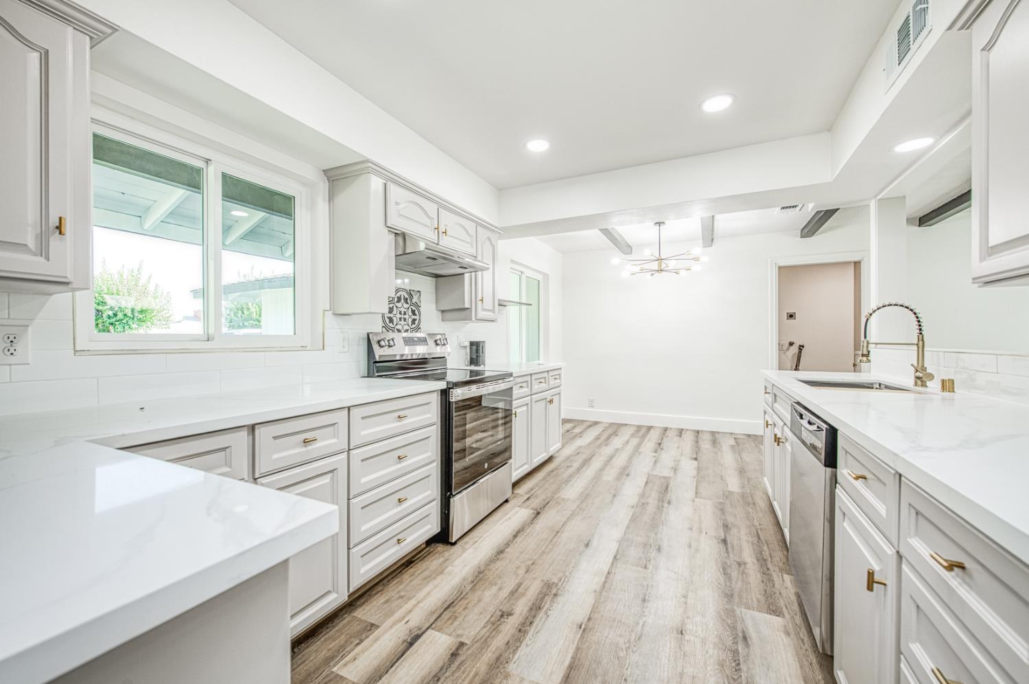 1408 E Richert Ave, Fresno, CA 93704