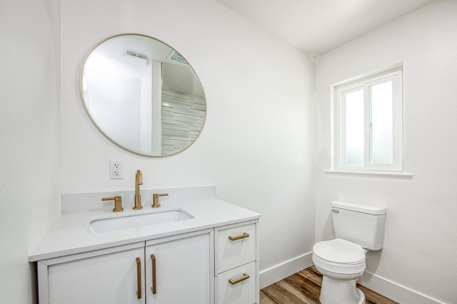 1408 E Richert Ave, Fresno, CA 93704