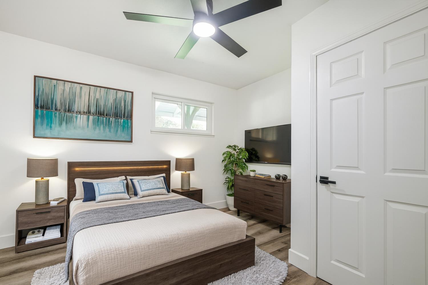 1408 E Richert Ave, Fresno, CA 93704