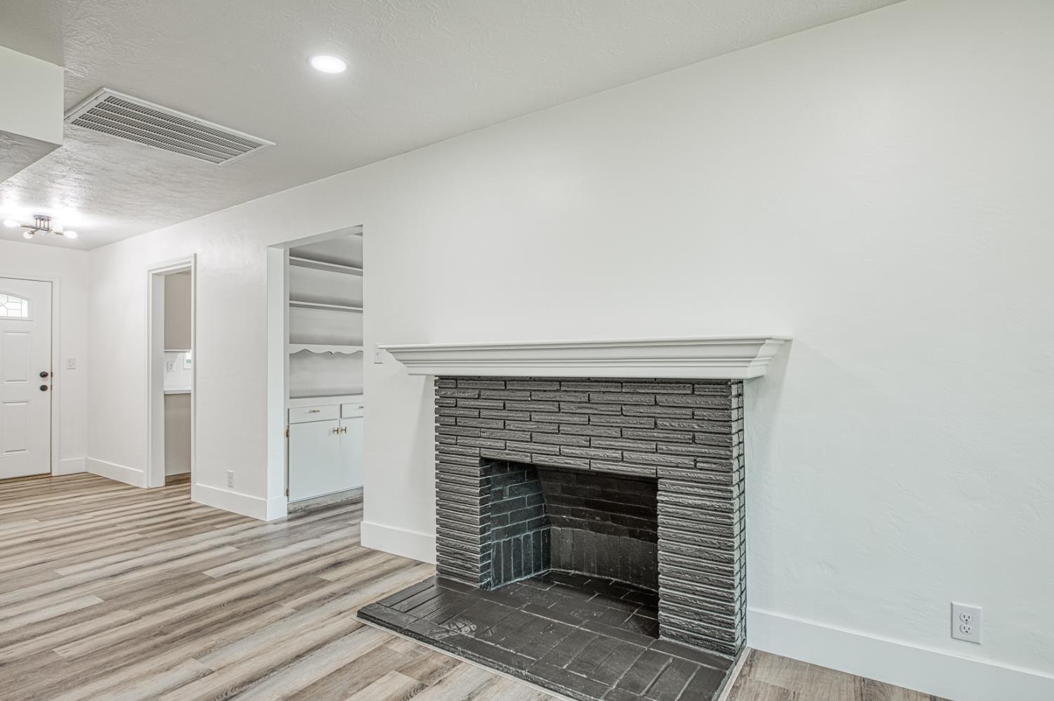 1408 E Richert Ave, Fresno, CA 93704