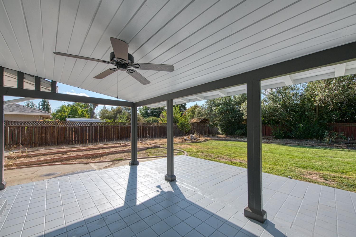 1408 E Richert Ave, Fresno, CA 93704