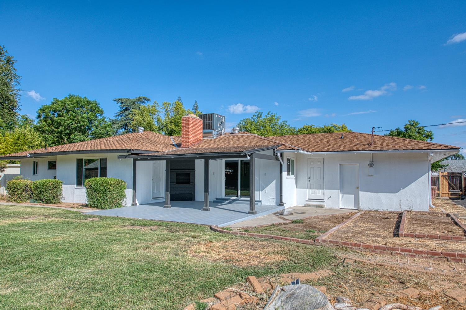 1408 E Richert Ave, Fresno, CA 93704