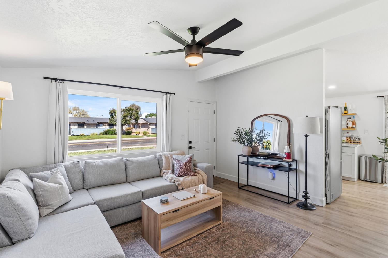 36 Santa Ana Ave, Clovis, CA 93612