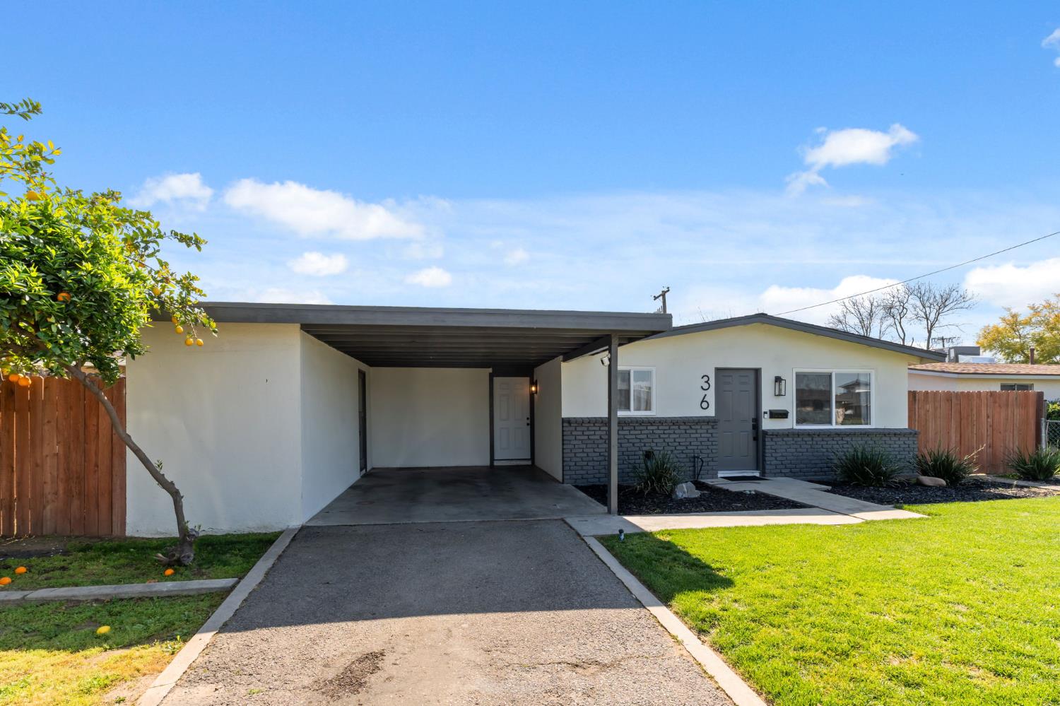 36 Santa Ana Ave, Clovis, CA 93612