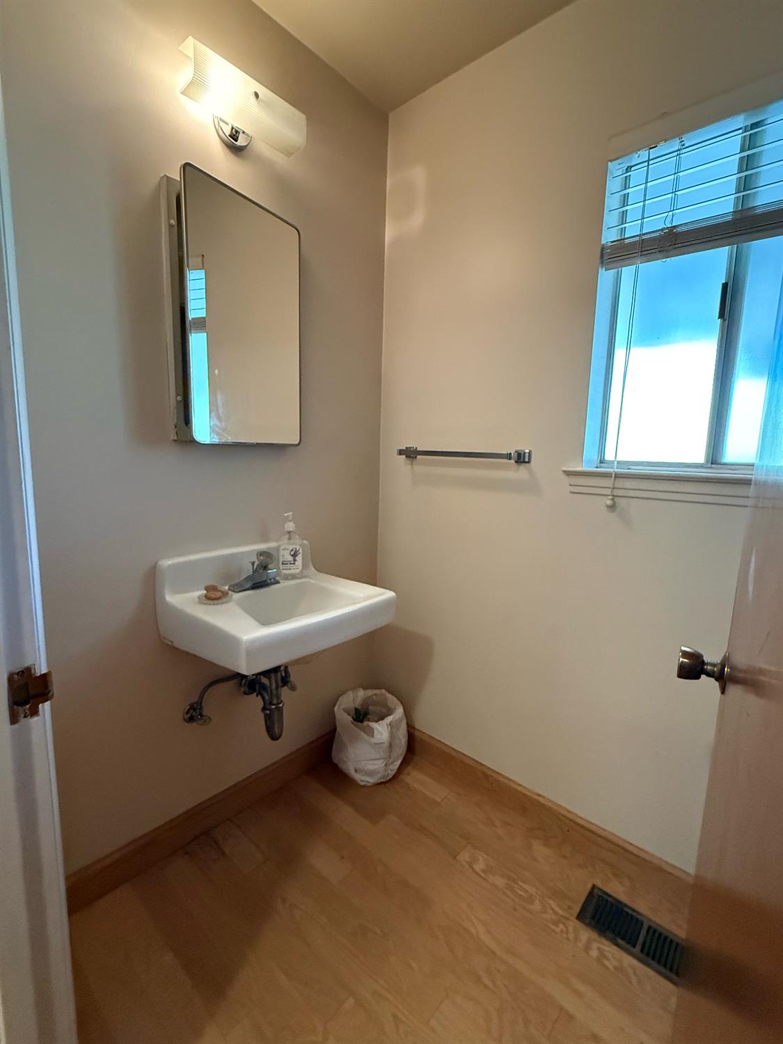 2510 W Escalon Ave, Fresno, CA 93711