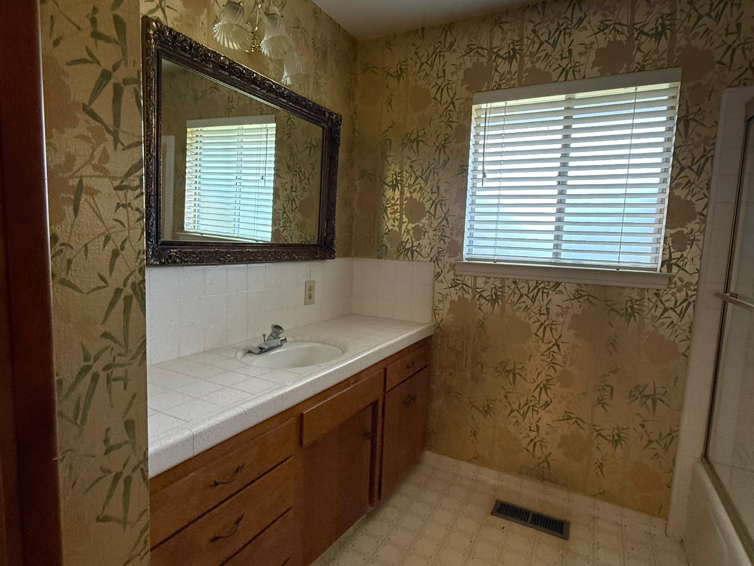 2510 W Escalon Ave, Fresno, CA 93711