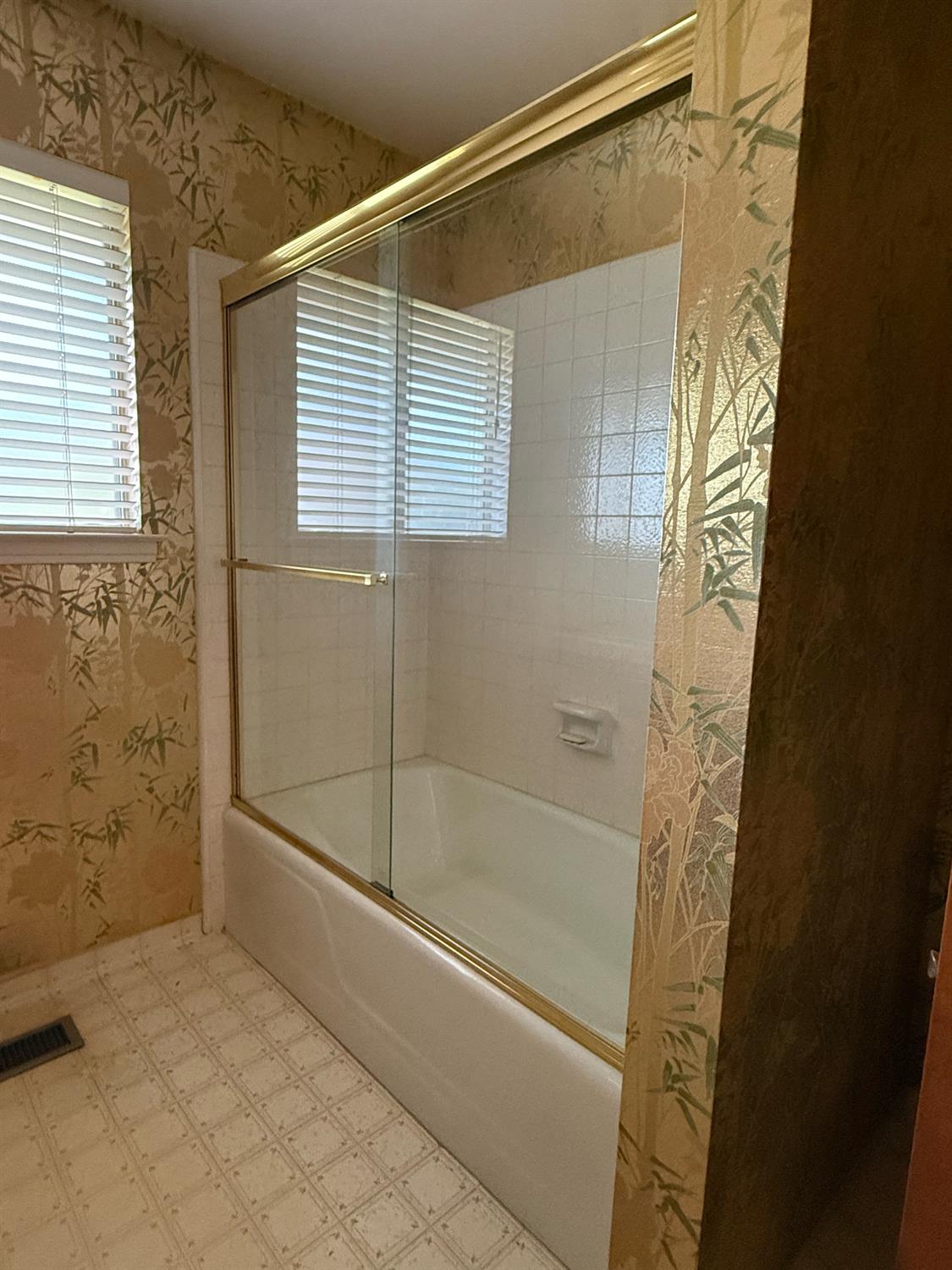 2510 W Escalon Ave, Fresno, CA 93711