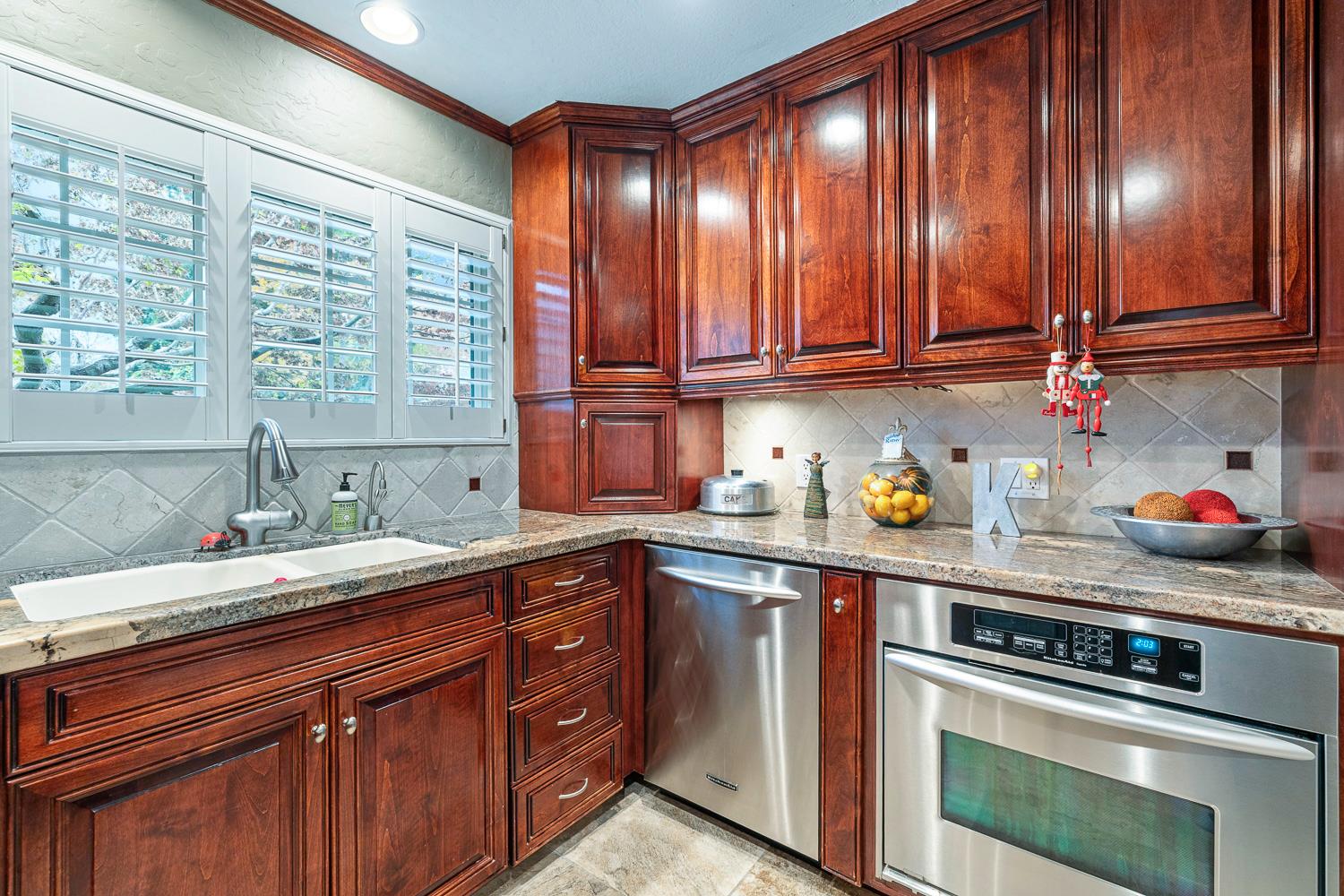 5627 N Kavanagh Ave, Fresno, CA 93711