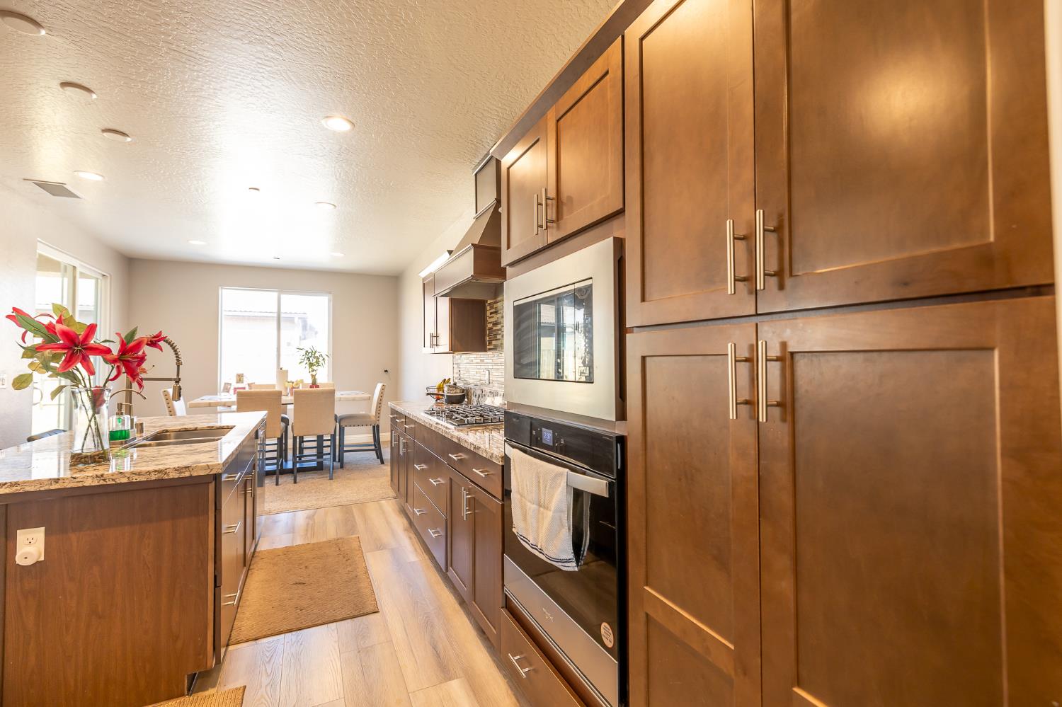 4103 Keats Ave, Clovis, CA 93619