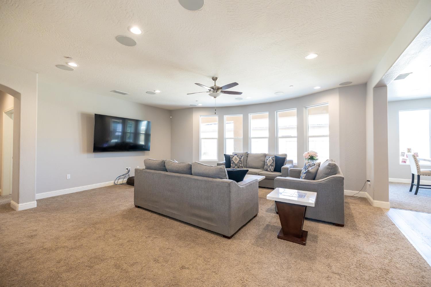 4103 Keats Ave, Clovis, CA 93619