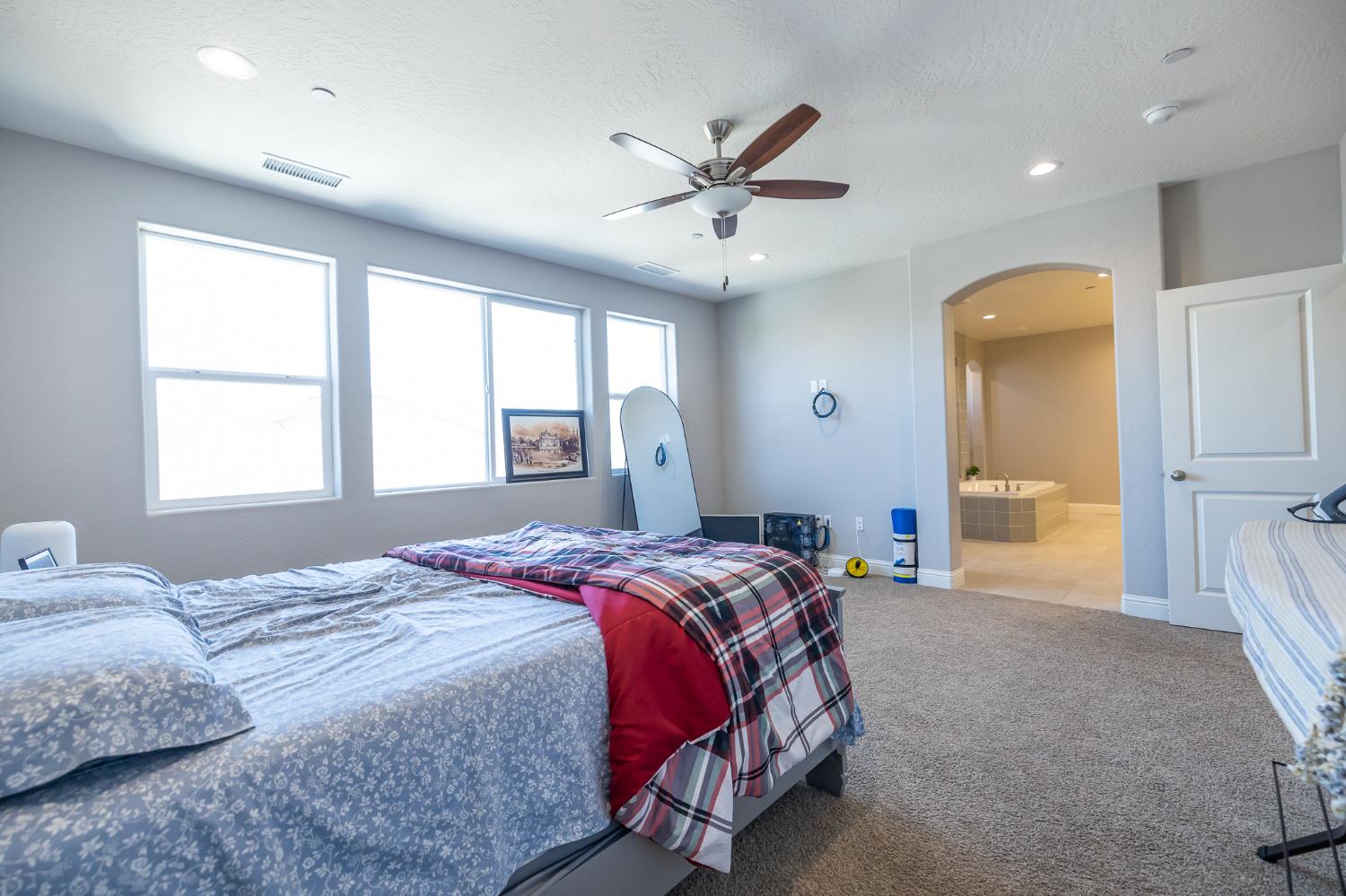 4103 Keats Ave, Clovis, CA 93619