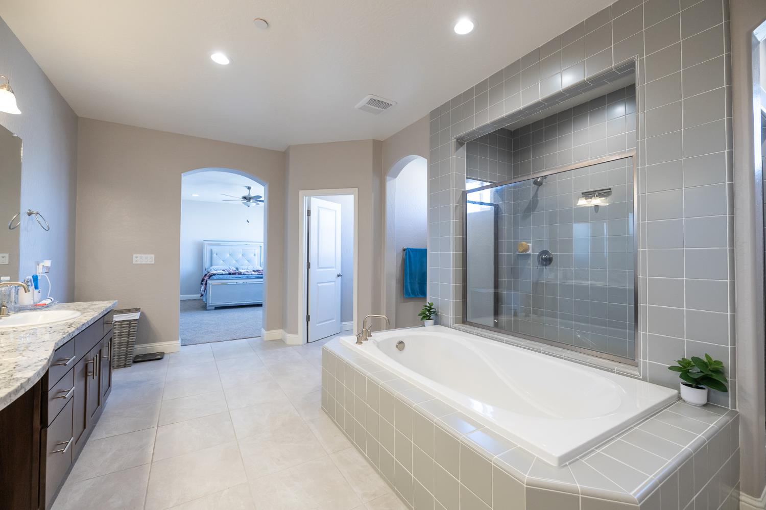 4103 Keats Ave, Clovis, CA 93619