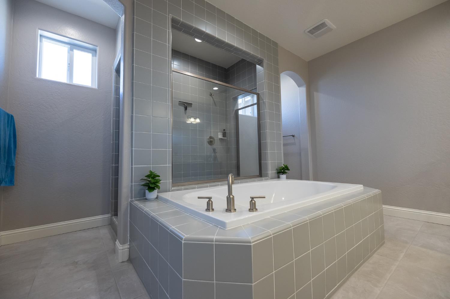 4103 Keats Ave, Clovis, CA 93619