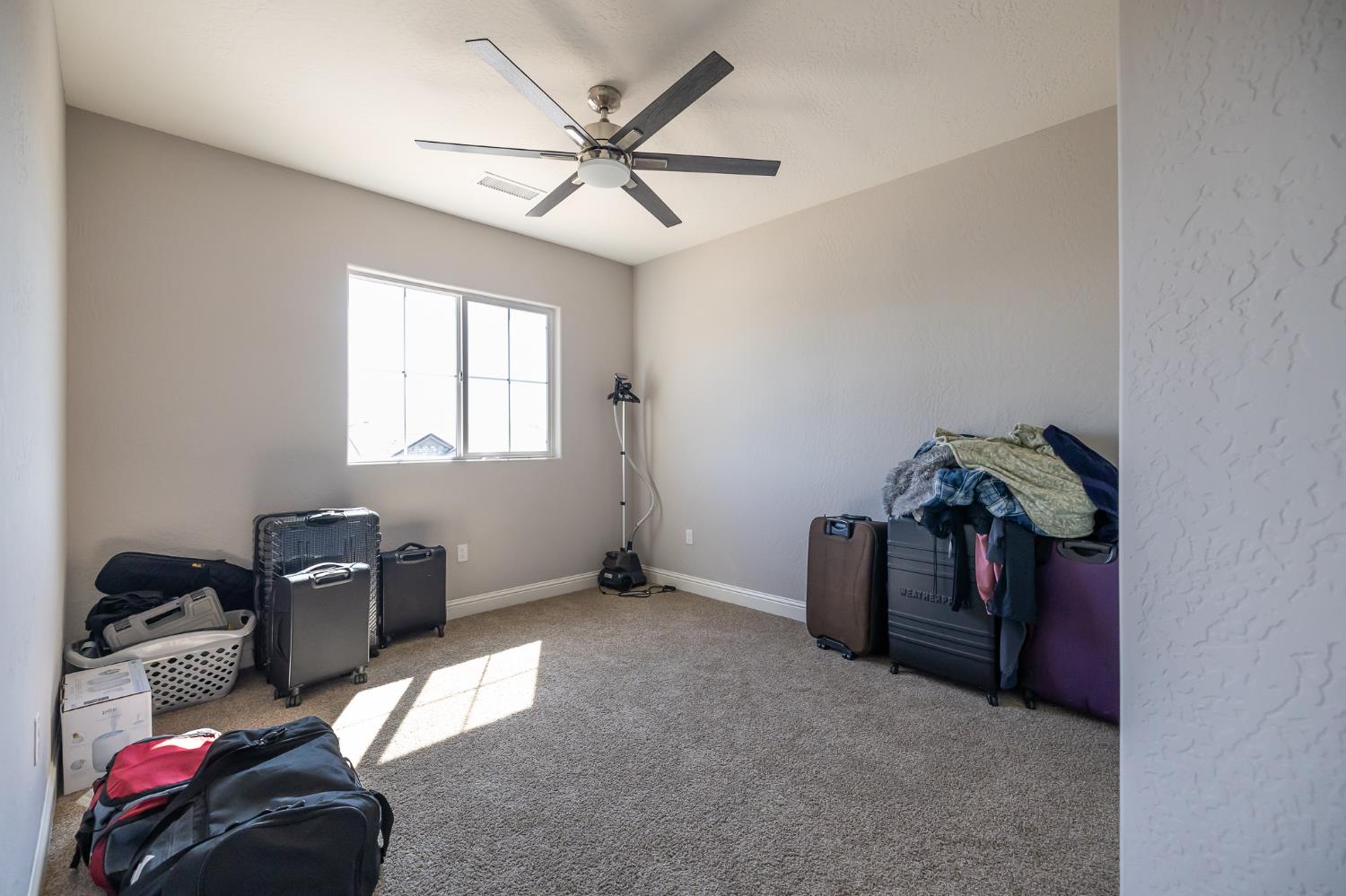 4103 Keats Ave, Clovis, CA 93619