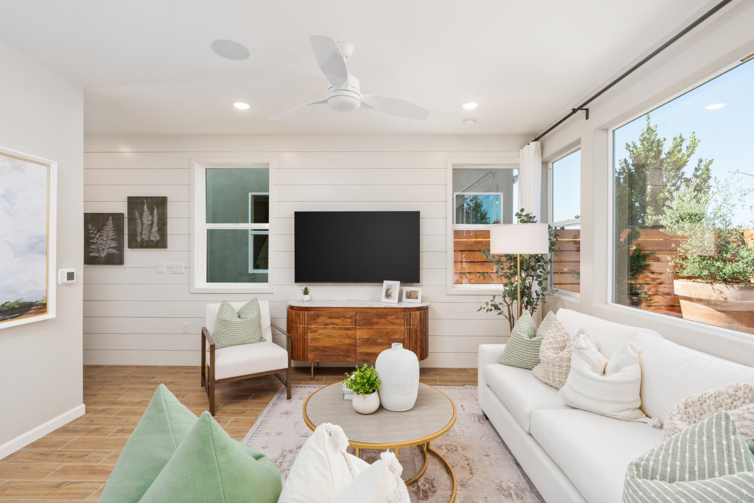 2117 N Wagon Ln, Clovis, CA 93619