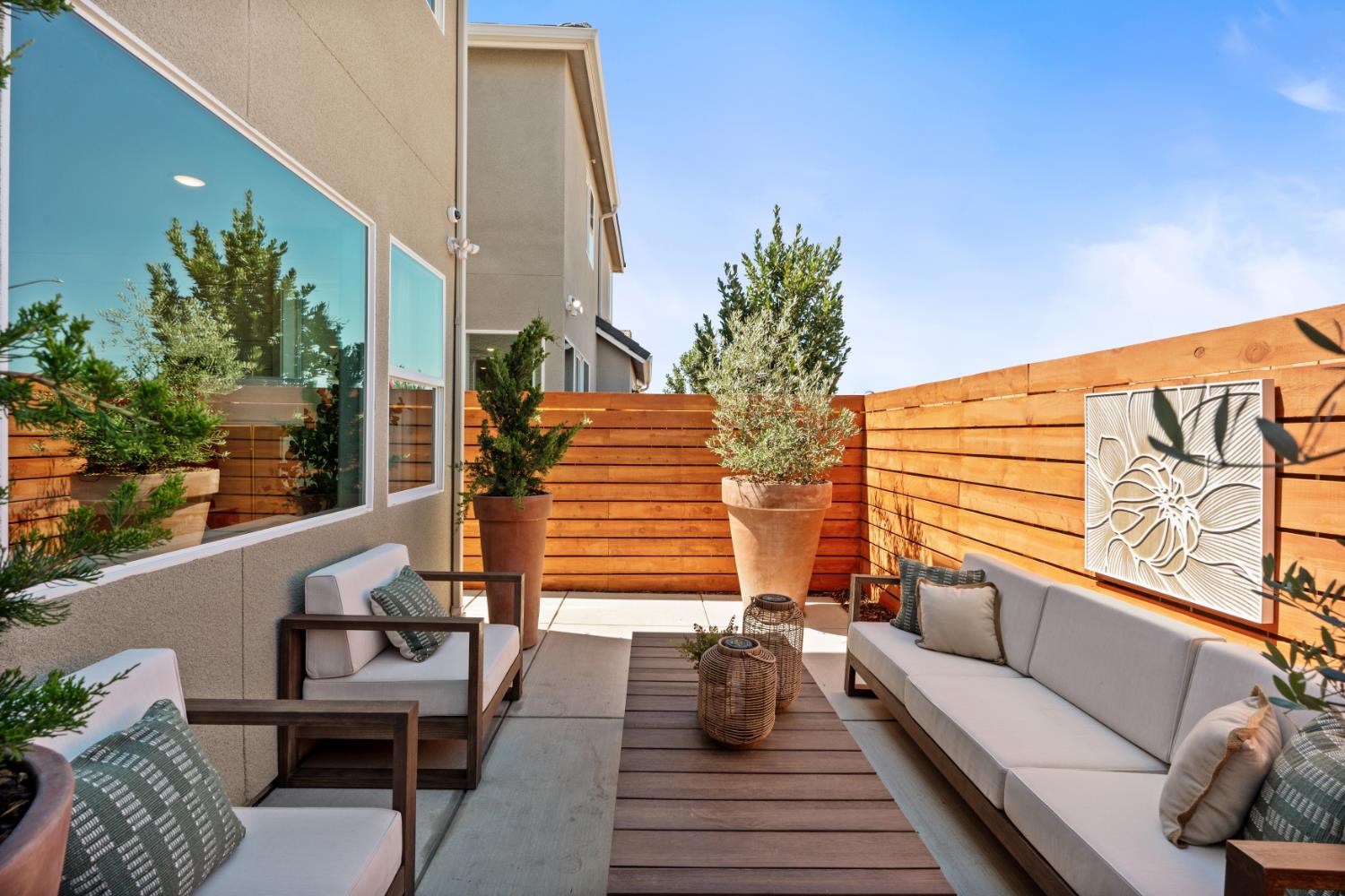 2117 N Wagon Ln, Clovis, CA 93619