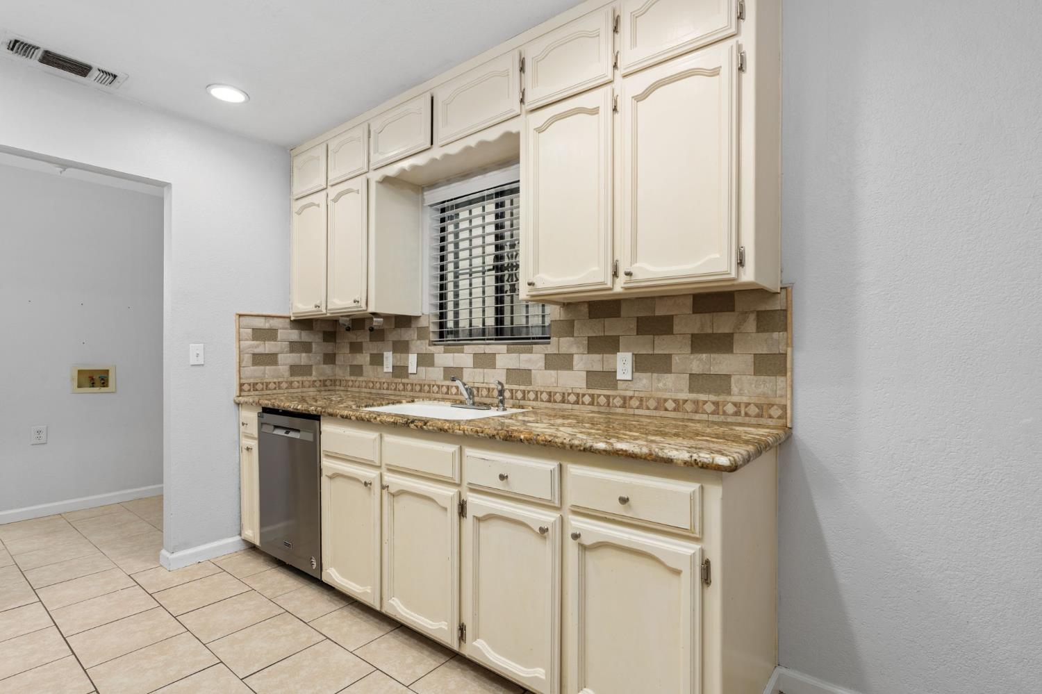 2730 N Wishon Ave, Fresno, CA 93704