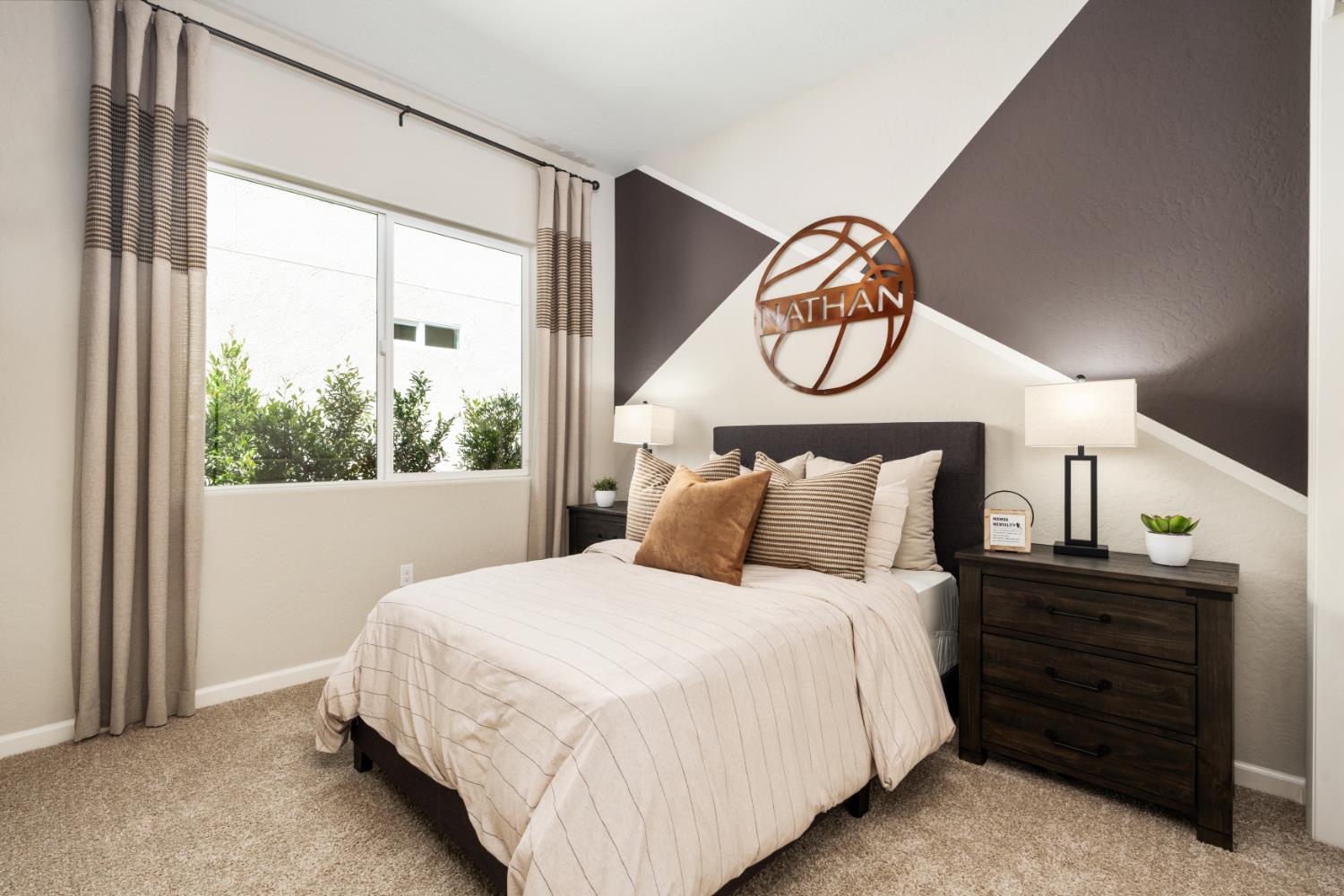 2486 N Harken Way, Clovis, CA 93619