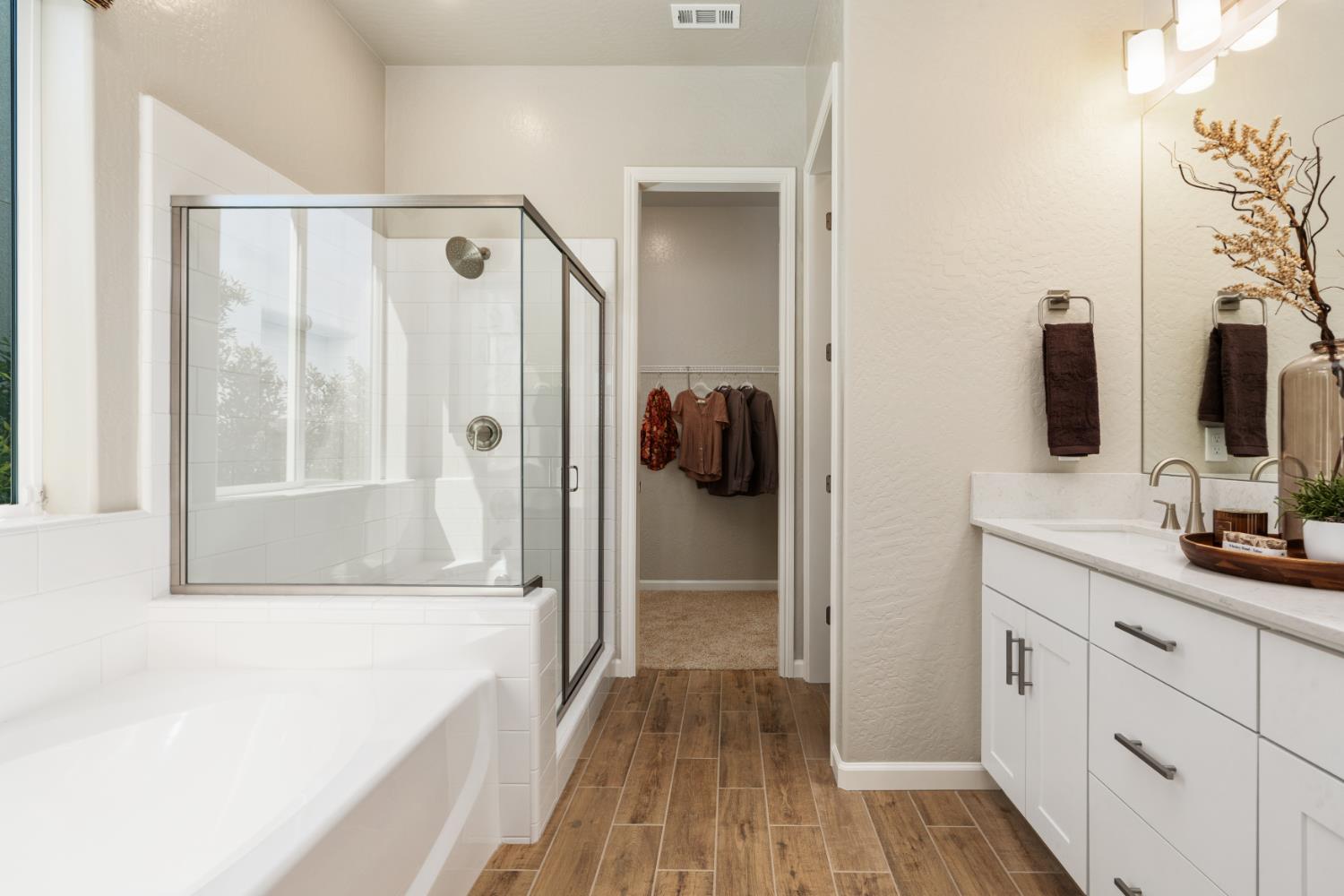 2486 N Harken Way, Clovis, CA 93619