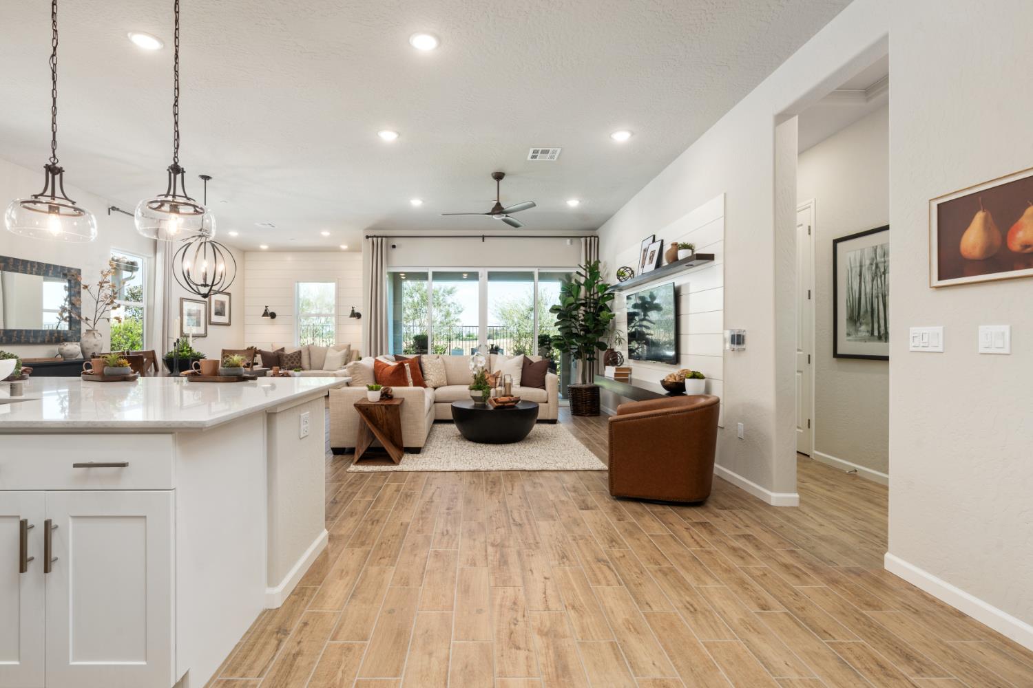 2486 N Harken Way, Clovis, CA 93619
