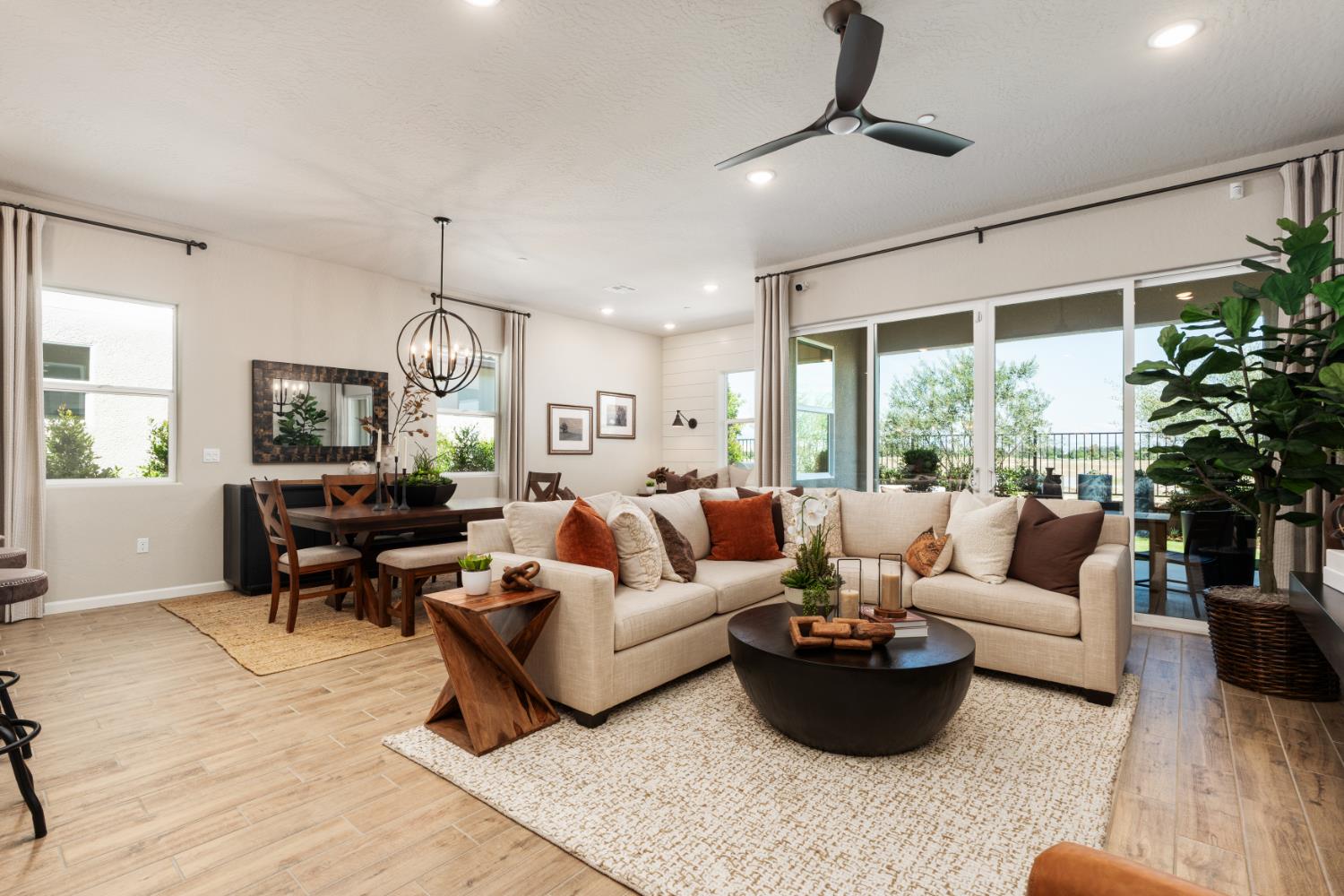 2486 N Harken Way, Clovis, CA 93619