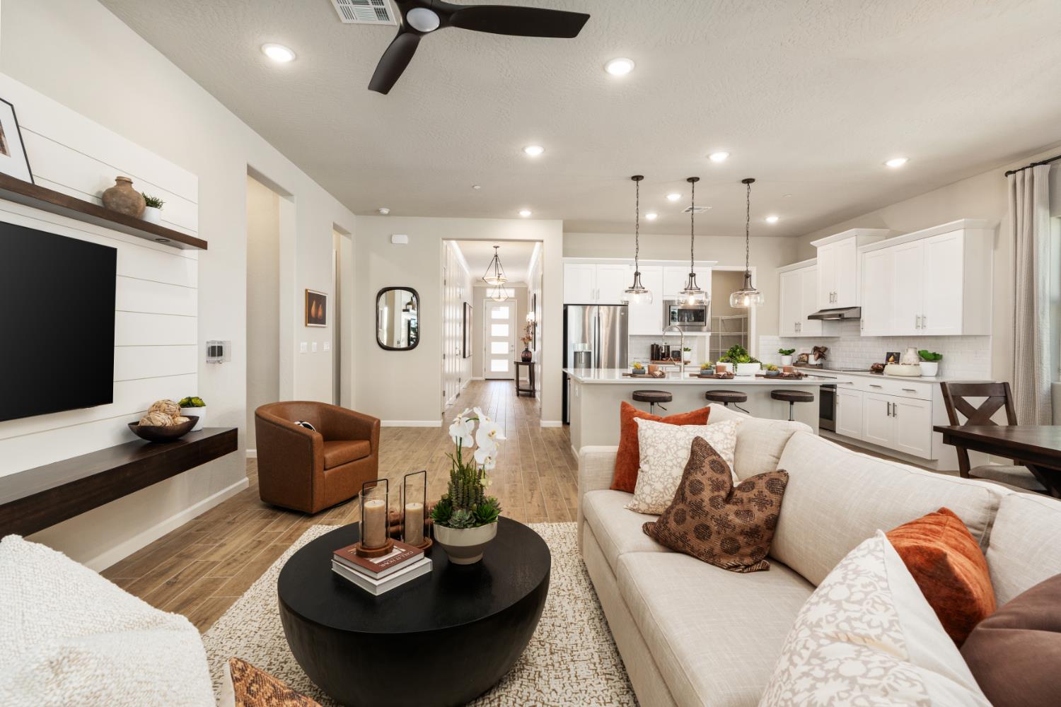 2486 N Harken Way, Clovis, CA 93619
