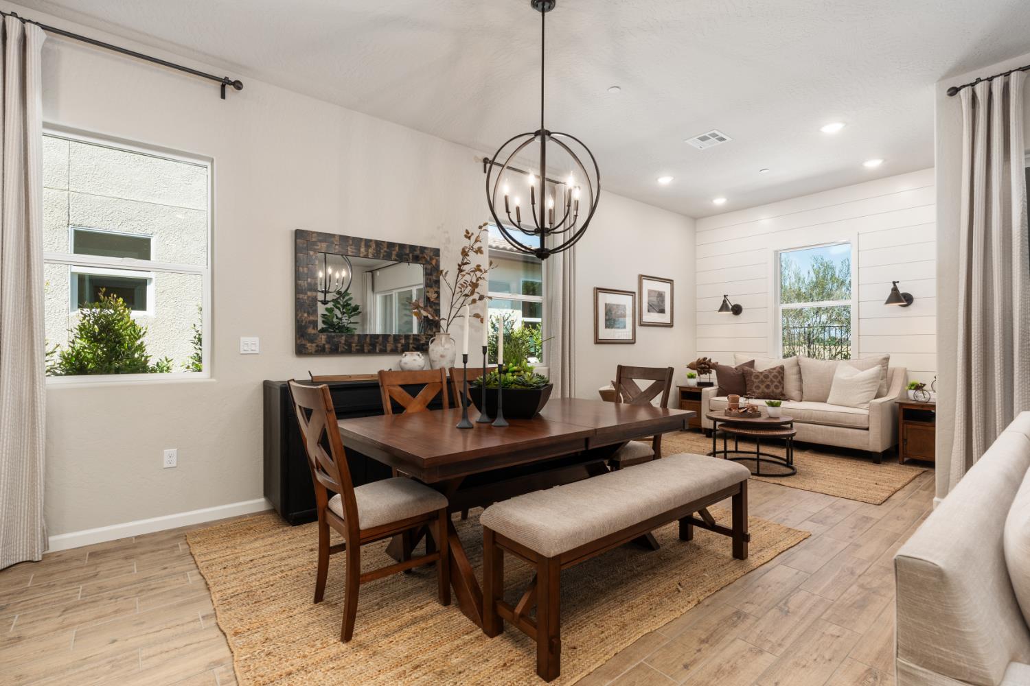 2486 N Harken Way, Clovis, CA 93619