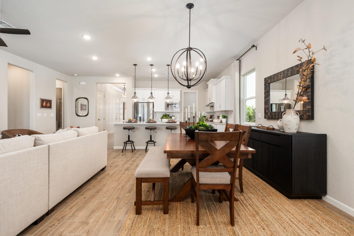 2486 N Harken Way, Clovis, CA 93619