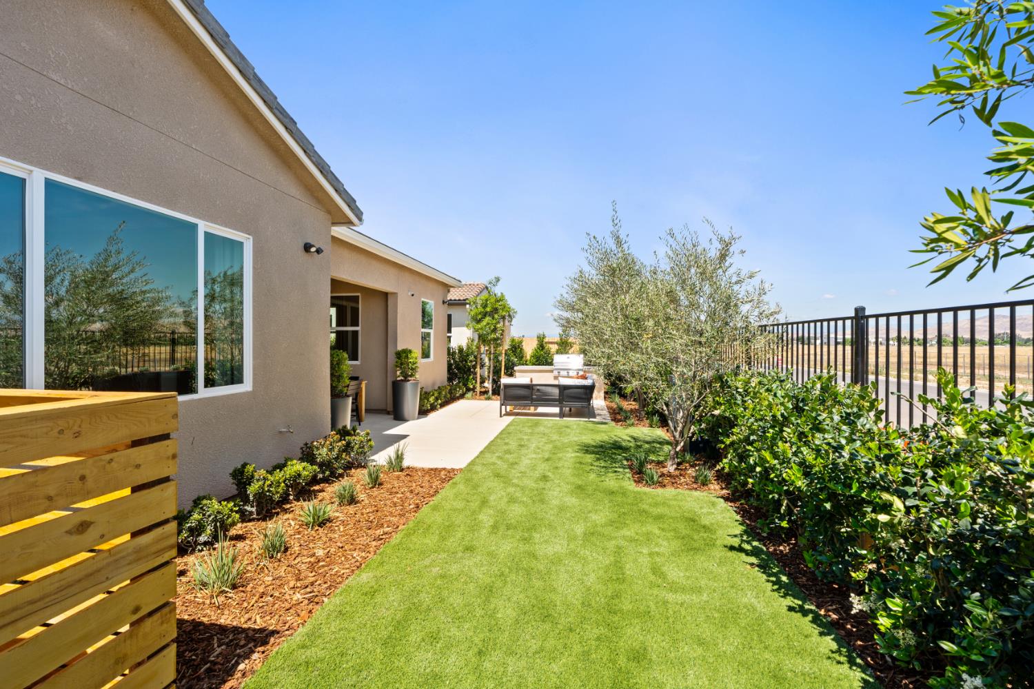 2486 N Harken Way, Clovis, CA 93619