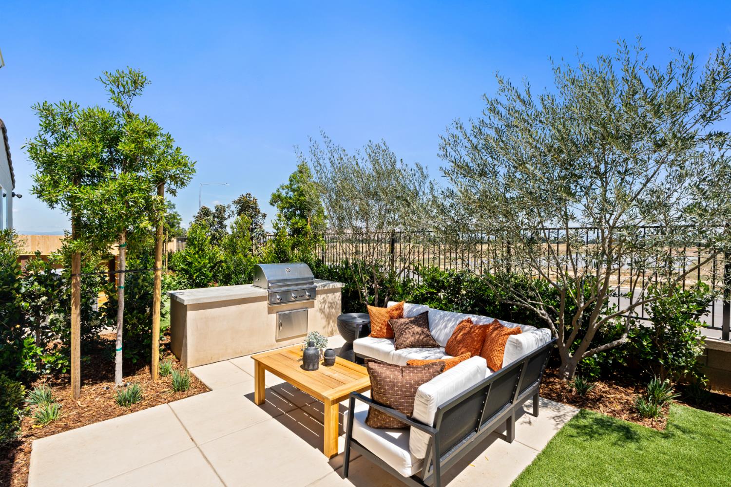 2486 N Harken Way, Clovis, CA 93619