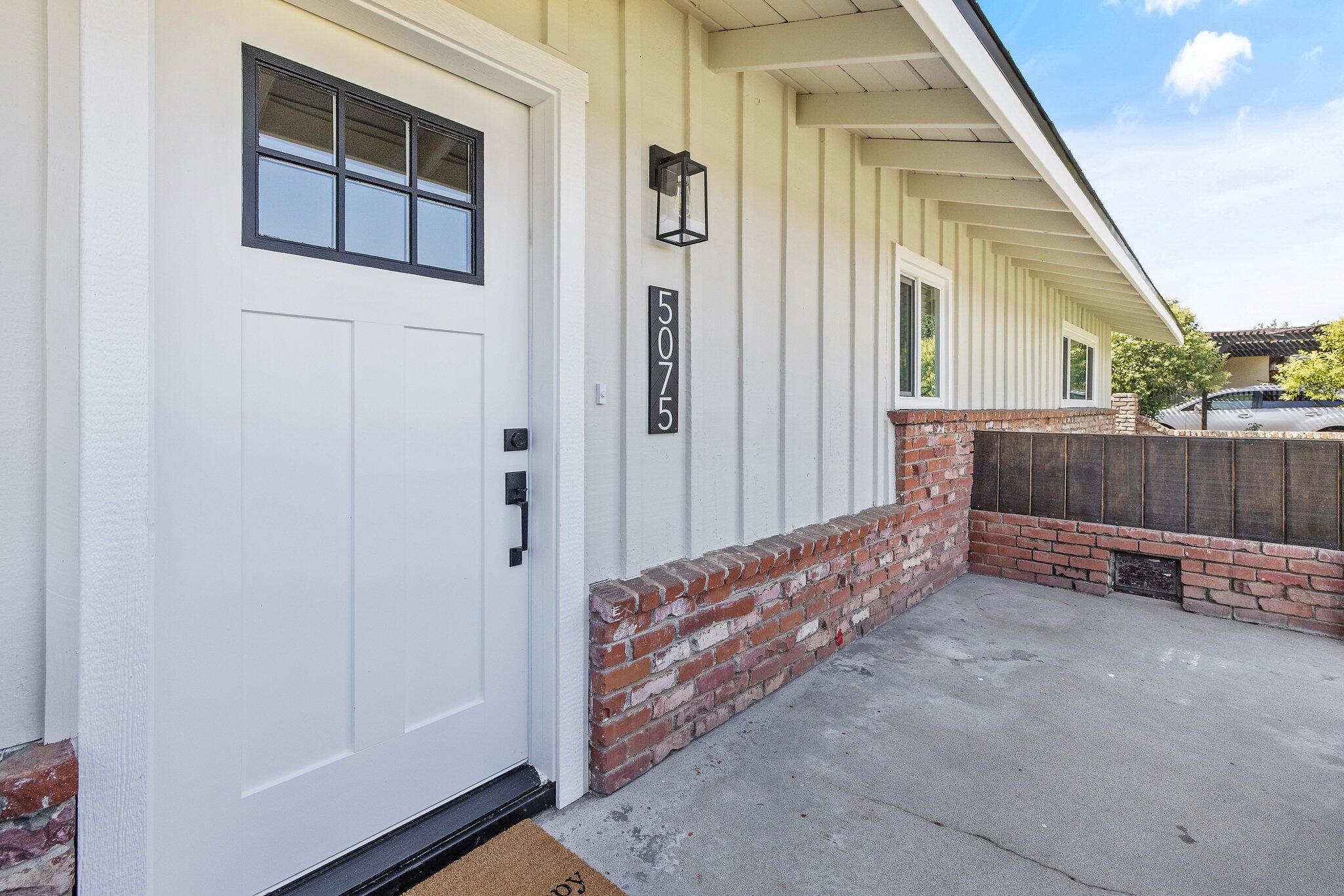 5075 N College Ave, Fresno, CA 93704