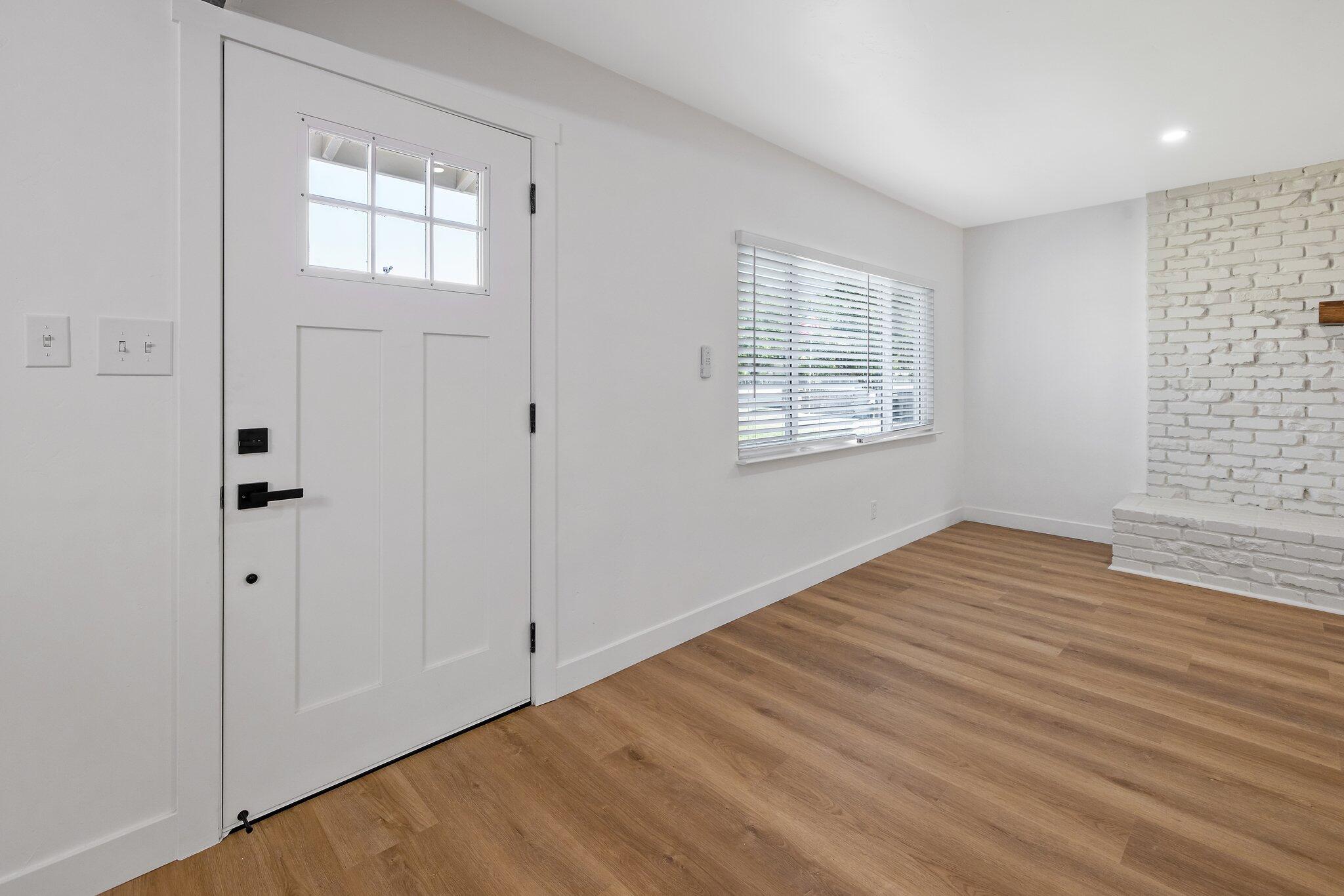 5075 N College Ave, Fresno, CA 93704