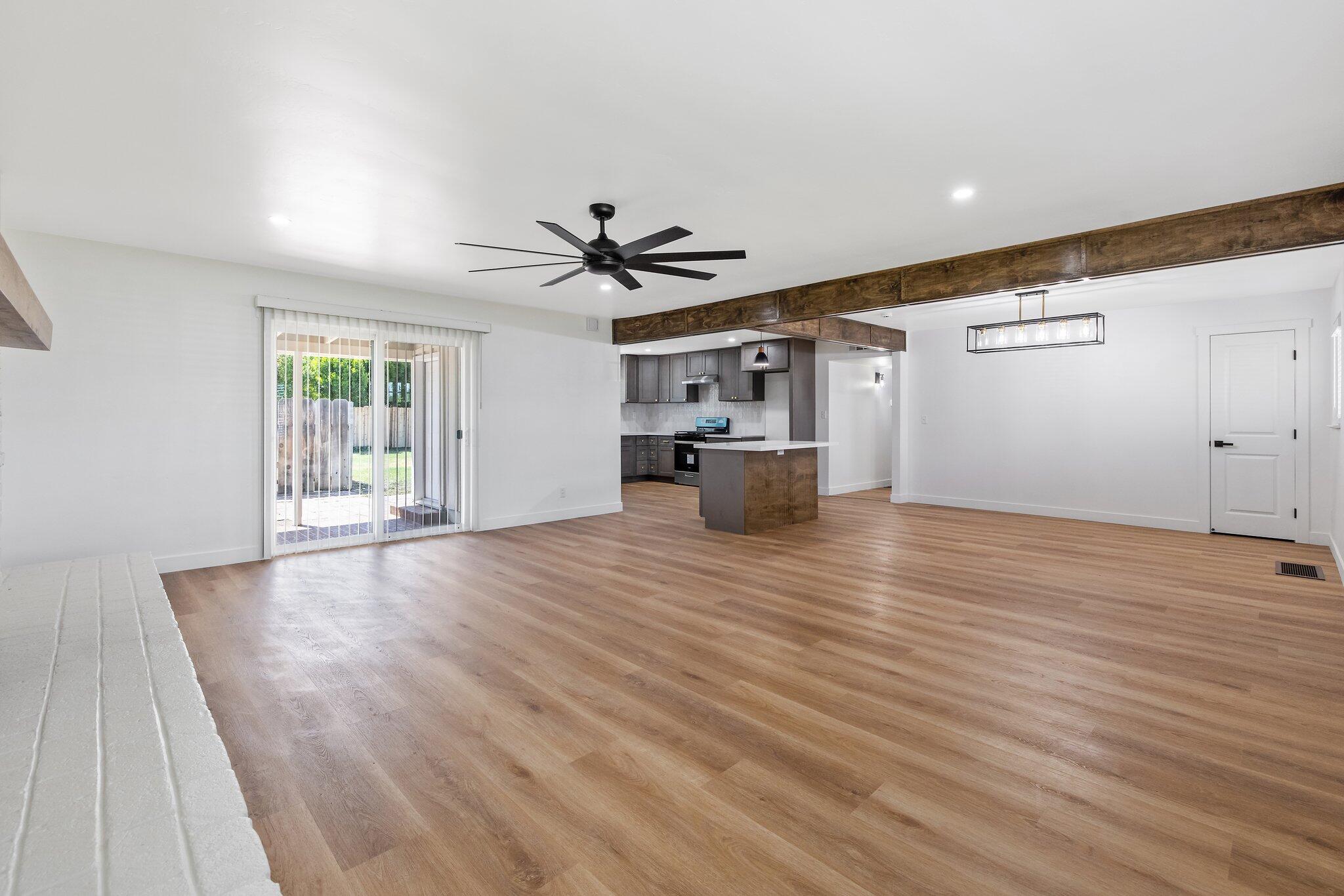 5075 N College Ave, Fresno, CA 93704