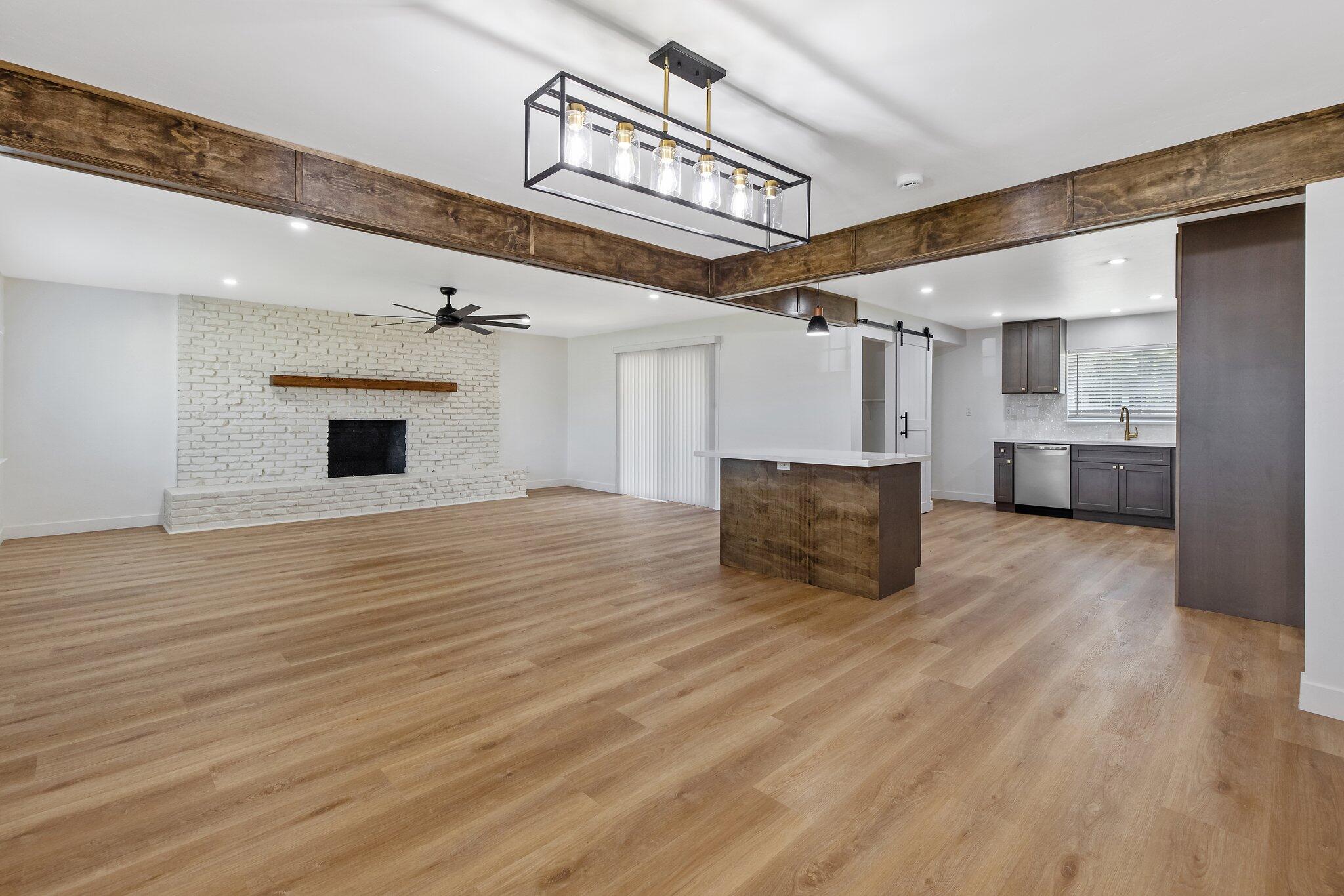 5075 N College Ave, Fresno, CA 93704