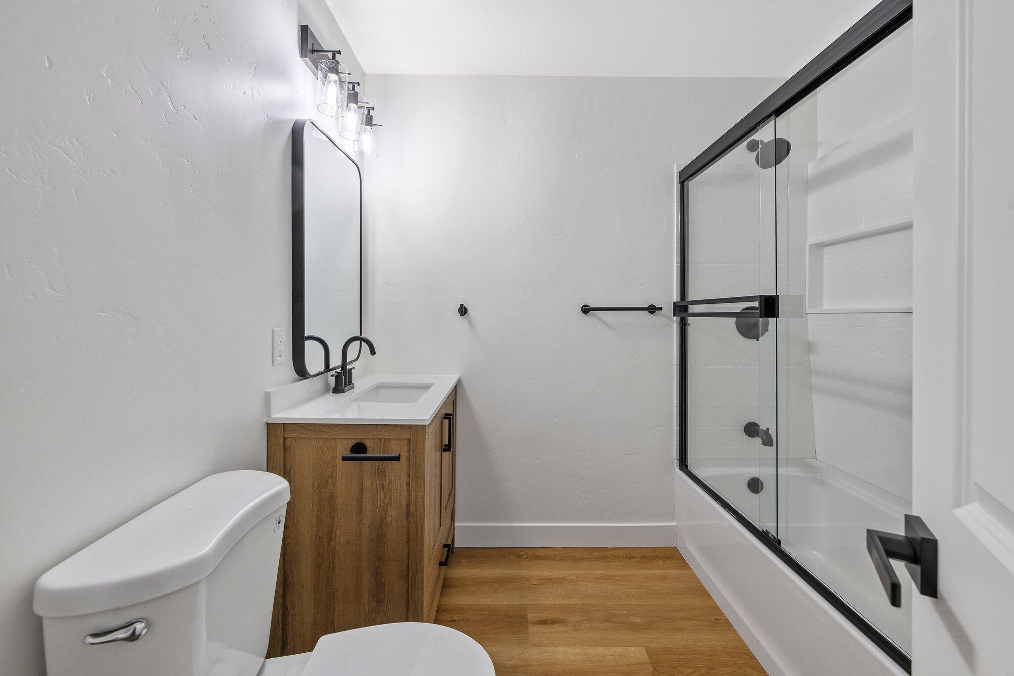 5075 N College Ave, Fresno, CA 93704