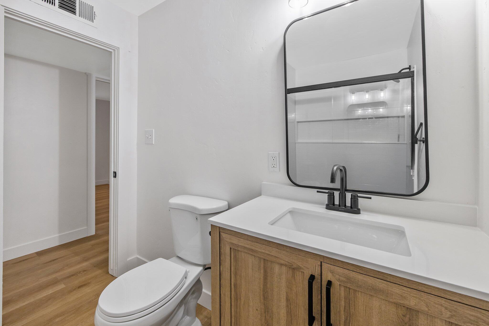 5075 N College Ave, Fresno, CA 93704