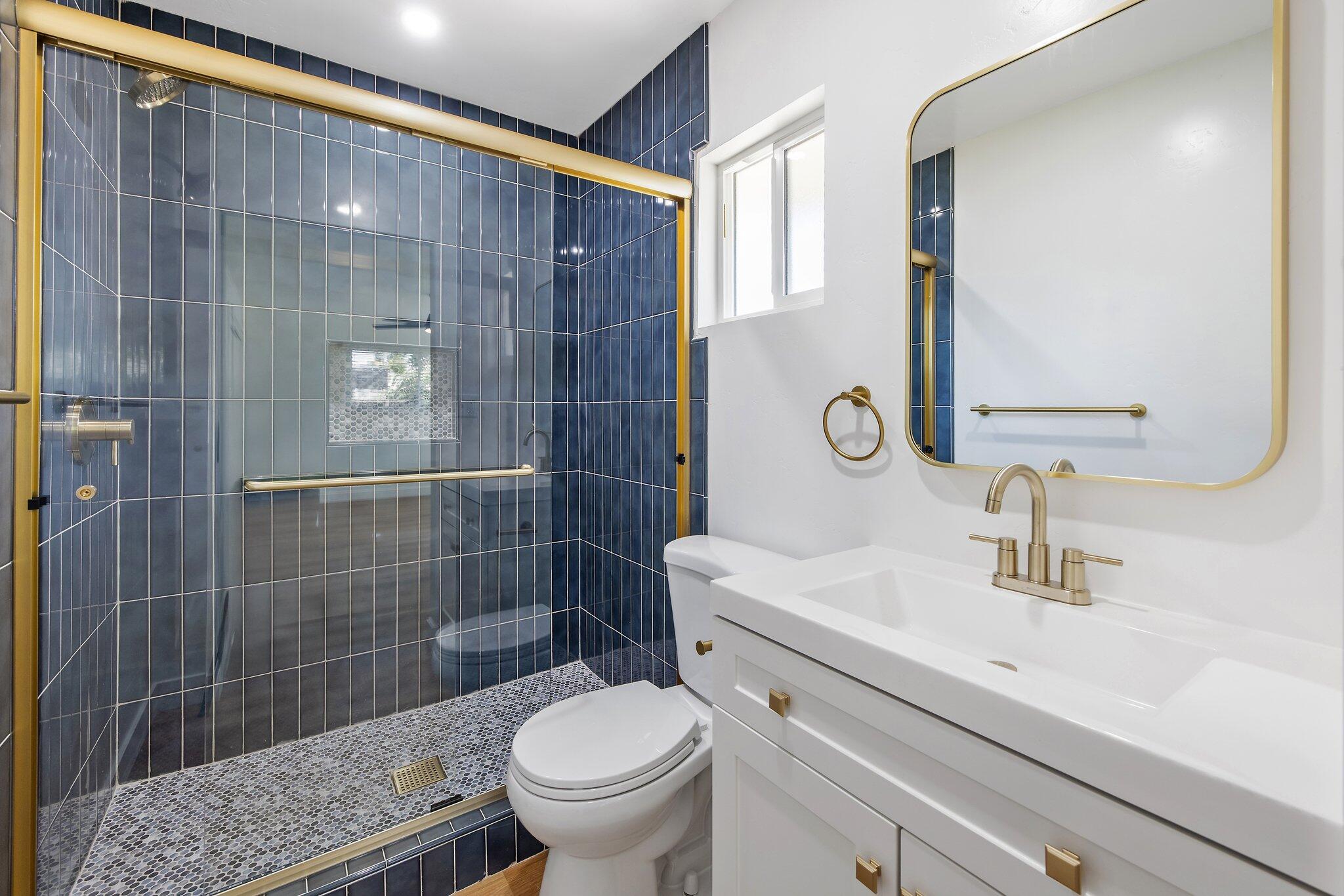 5075 N College Ave, Fresno, CA 93704