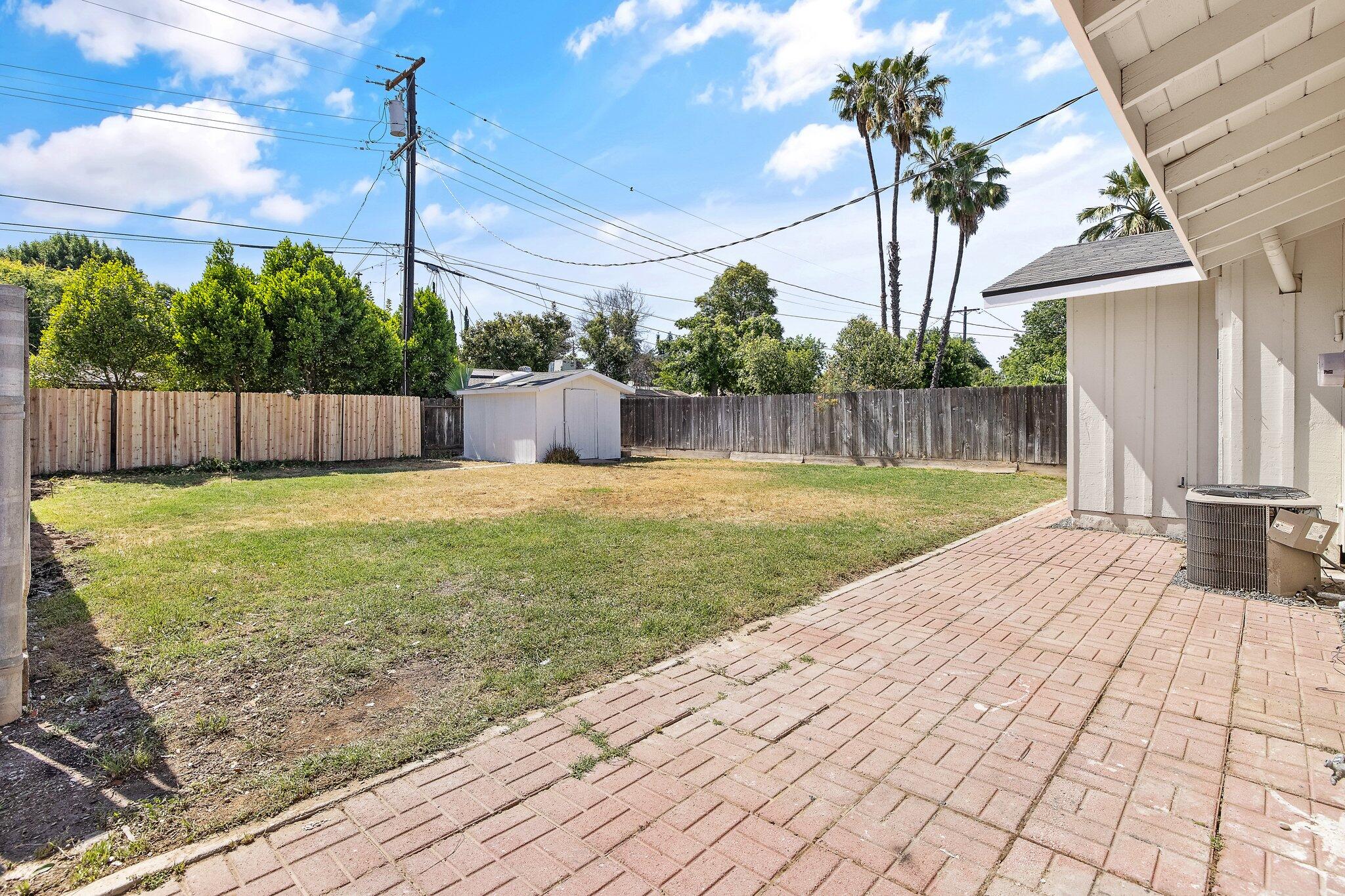 5075 N College Ave, Fresno, CA 93704