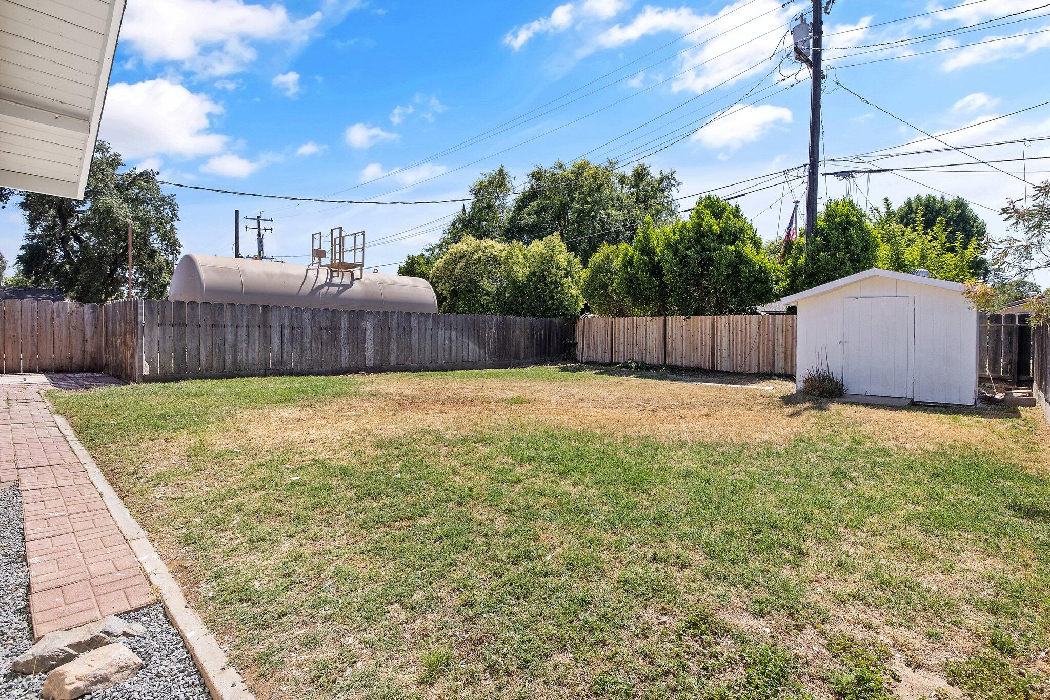 5075 N College Ave, Fresno, CA 93704